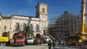 Terremoto, Siena e Norcia unite per San Benedetto. Spettacolare salvataggio - I VIDEO