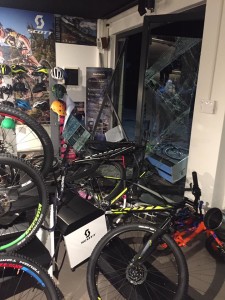 16708396_744032345772600_6455171661787087242_n