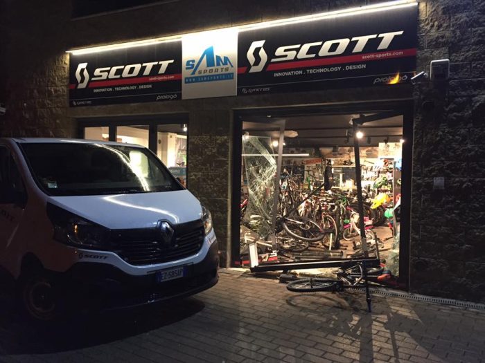 Ancora un furto alla Sam Sport