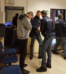 ladro arrestato polizia