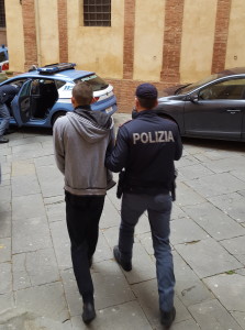 ladro arrestato polizia