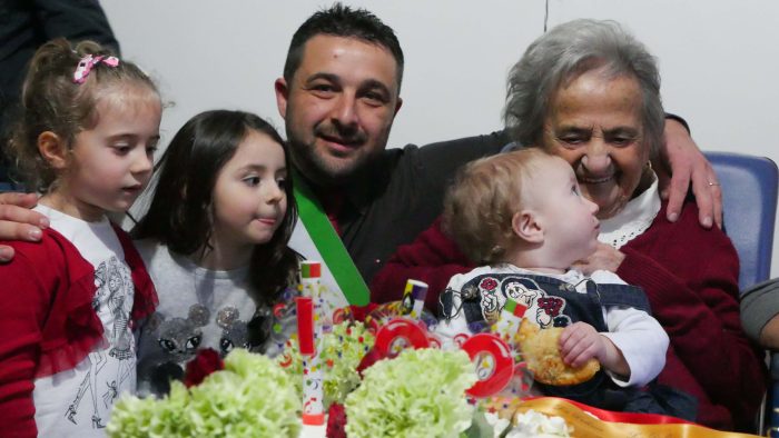 Auguri per i 100 anni di nonna Santina e nonno Giustino