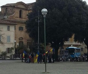 Cittadini rumeni protestano a Siena contro il governo del loro paese