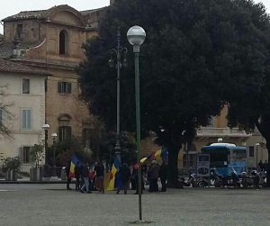 Cittadini rumeni protestano a Siena contro il governo del loro paese