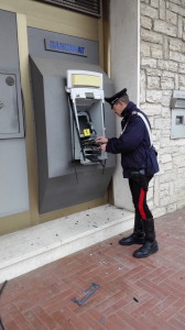 "Truffa del bancomat", voleva vendere un motore marino ma ricarica la postpay del finto compratore