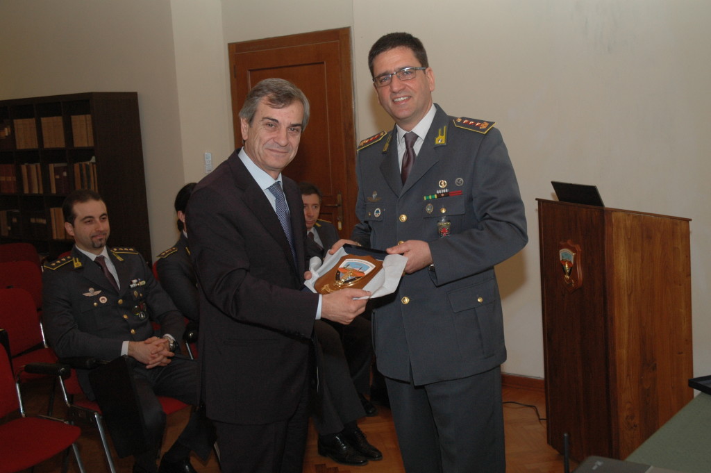 Il prefetto Gradone incontra la Guardia di Finanza