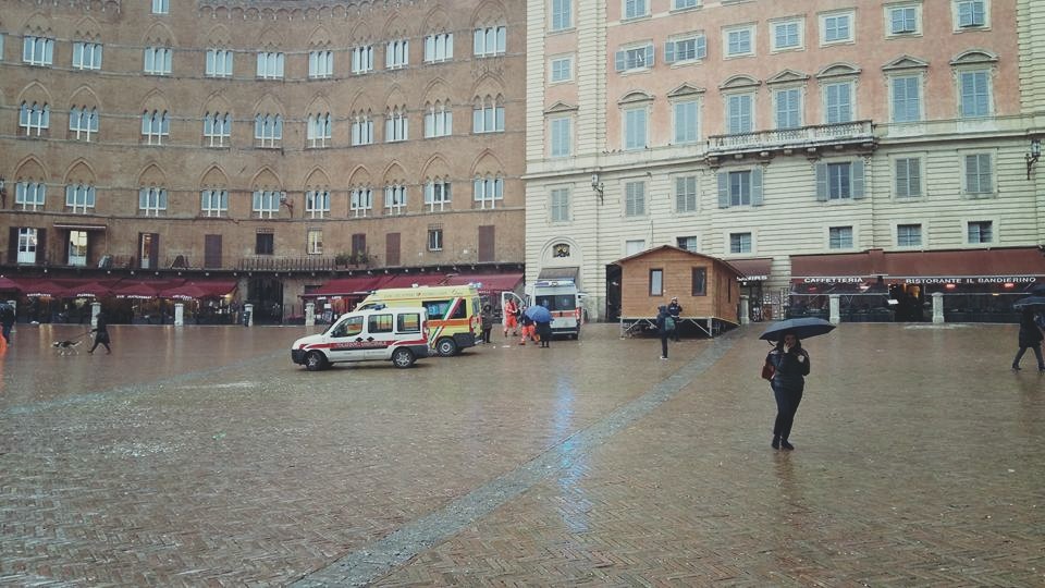 Colpito da infarto in Piazza del Campo