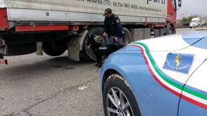 Troppe ore alla guida senza riposare, multato dalla Polizia