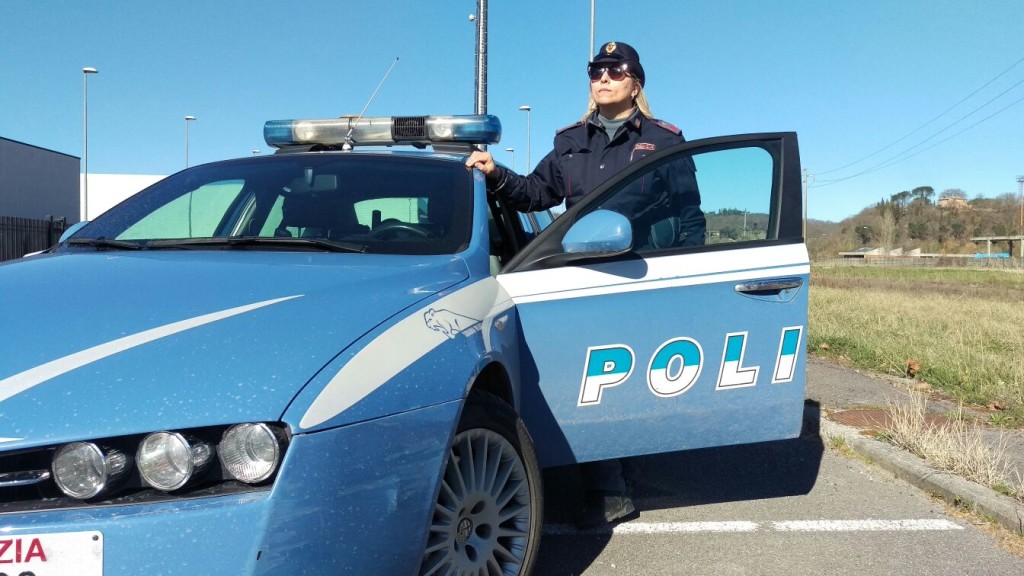 Ruba forme di formaggio al supermercato ma lo nota la Polizia. Arrestato 31enne straniero