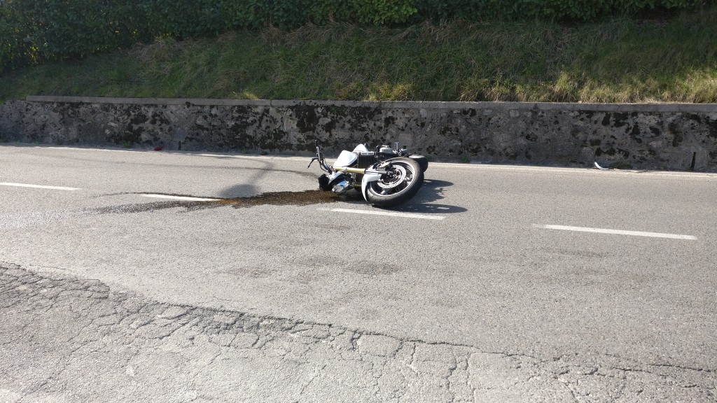 Scontro tra moto e auto alla Coroncina