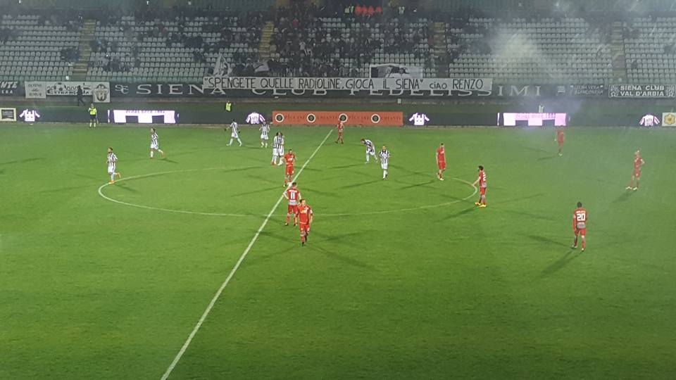 Siena stellare: annichilita la capolista Alessandria (2-0)