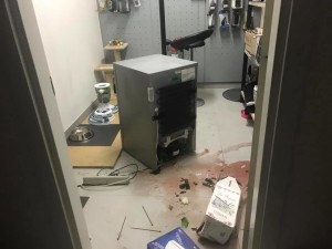 furto negozio poggibonsi 3 store saccheggiato (1)