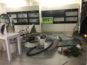 furto negozio poggibonsi 3 store saccheggiato (12)