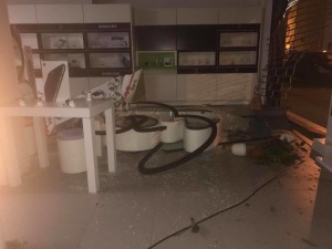 furto negozio poggibonsi 3 store saccheggiato (4)