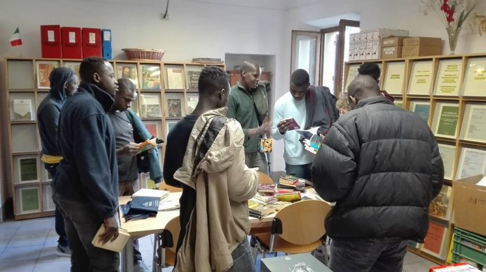 "Noisiamosoloandata": in Pantaneto la mostra sui migranti dello Sprar