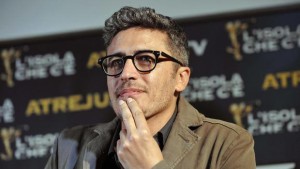 Giornata tutta senese per Pif: Scotte, Universit&agrave; e cena in Contrada