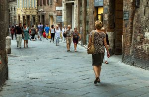 Via Montanini, il sindaco: "Lavori una decina di metri per volta"