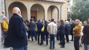 Una folla commossa ha dato l'addio a Cesare Olmastroni