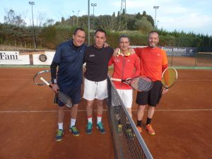 Tennis - La squadra Over 50 del Ct Siena vince a Sinalunga: al primo posto nel girone