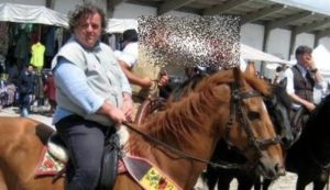 Ucciso proprietario di cavalli da Palio