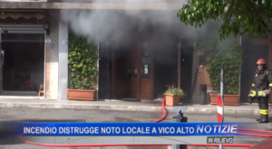 Incendio distrugge noto locale a Vico Alto