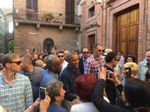 Obama: escursione a sorpresa a Buonconvento, ecco le foto