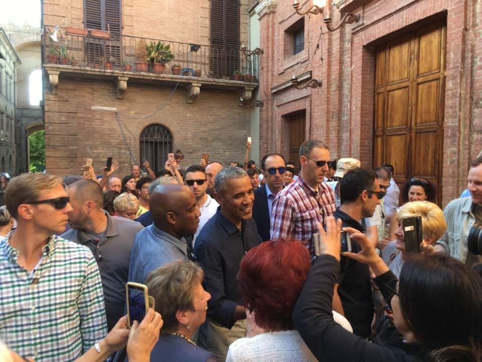 Obama: escursione a sorpresa a Buonconvento, ecco le foto