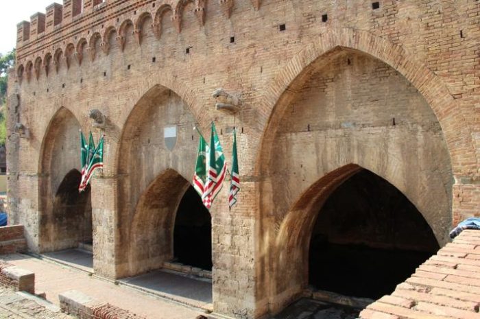 Oltraggio alla festa del tabernacolo: rubate 4 bandiere dell'Oca