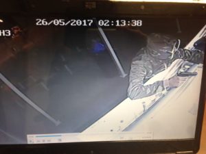 Operai di giorno, rapinatori di notte: presi i responsabili della rapina alla paninoteca