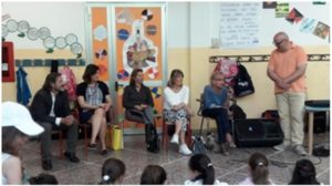 La fantina Rompicollo in visita alla scuola Peruzzi