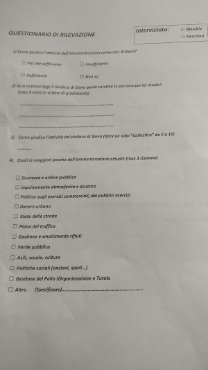 Sondaggio politico tra la gente nei giorni del Palio