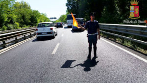 Controlli a raffica della Polstrada: sull'Autopalio fermato autista di Tir ubriaco