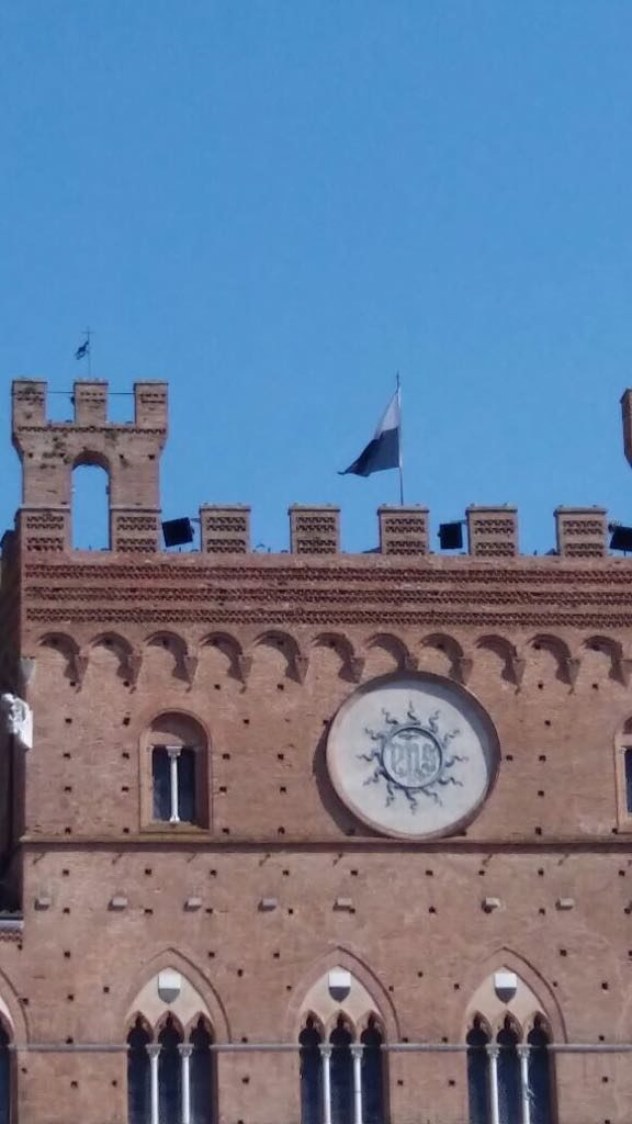 Prove di altoparlanti in Piazza