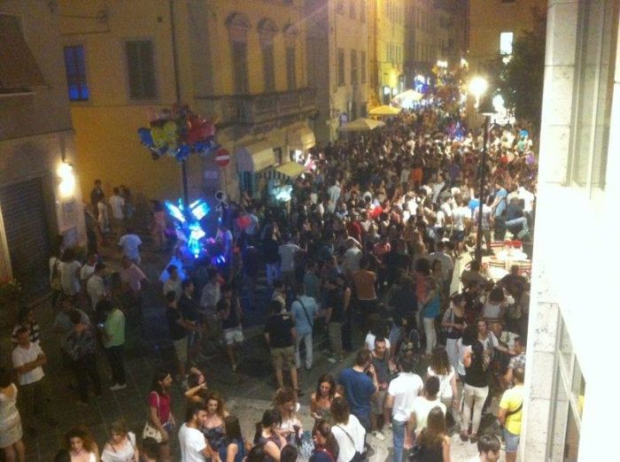 Poggibonsi: Notte Bianca, divieto vendita bevande in bottiglie di vetro e lattine