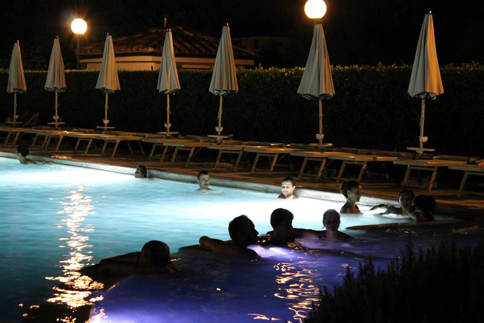 Bagni di musica sotto le stelle alle Terme Aq