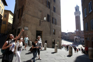 La Via Francigena a Siena: 10 tappe sulle orme dei pellegrini