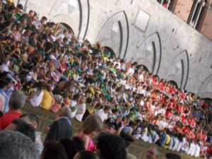 Palco delle comparse, alla prima prova non ci sar&agrave;