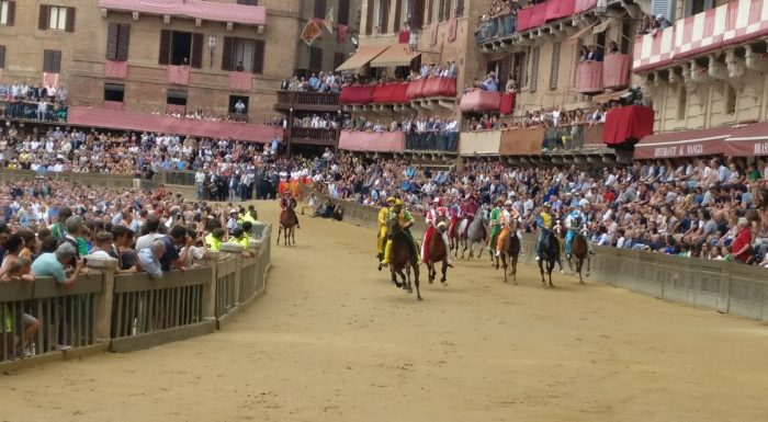 Mossa lunga per la prima prova: vince il Bruco