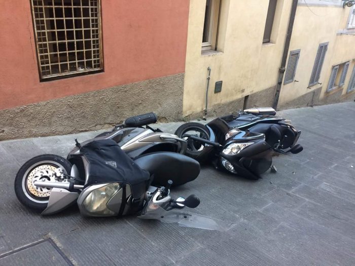 Strage di motorini nel centro storico
