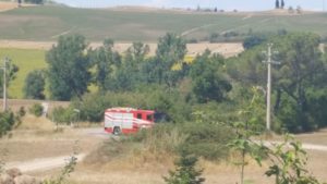 In fiamme campi a Suvignano