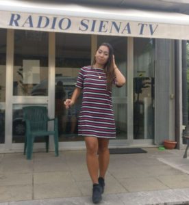 Margherita, nipote del fantino Grattapassere, da Londra a Siena a cercare parenti del nonno