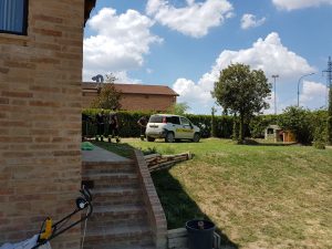 Una consegna a domicilio fuori dal comune alla Coroncina - LE FOTO