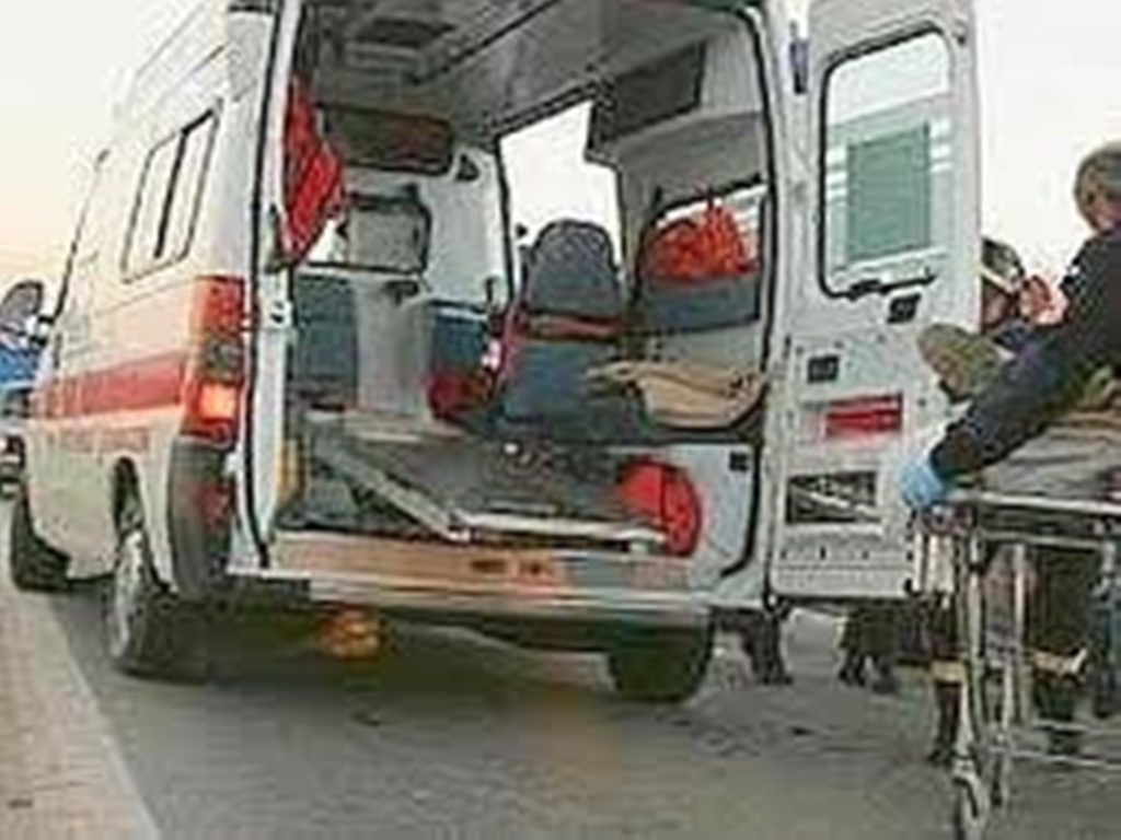 Sviene intossicata dentro la sua lavanderia: salvata da un giovane poliziotto libero dal servizio