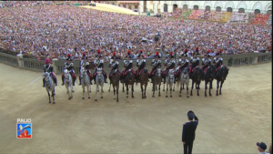 Sarà in Piazza il carabiniere caduto da cavallo, ma a piedi