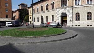 Fermato e multato l'automobilista con la barca