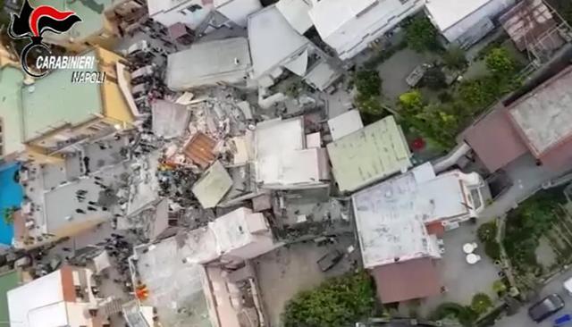 I due senesi a Ischia, la drammatica testimonianza: "Crollava tutto, siamo fuggiti di corsa"