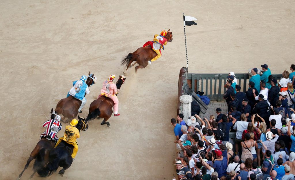 Palio, si vede la luce in fondo al tunnel