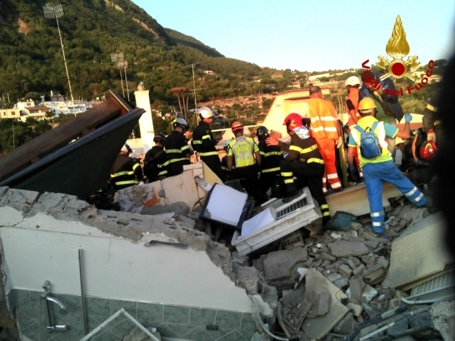 Terremoto a Ischia, in preallarme i vigili del fuoco di Siena