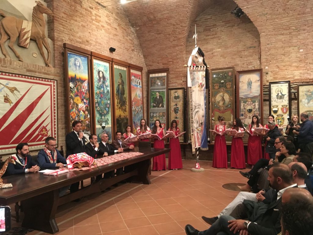 &ldquo;Senza Padroni&rdquo;, l&rsquo;opera teatrale che celebra la Vittoria della Giraffa