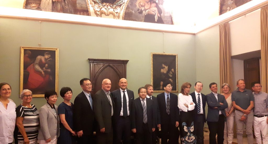 Delegazione del Tongde Hospital in visita all'Universit&agrave; di Siena